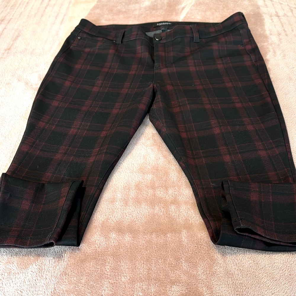 Rich burgundy plaid skinny pant